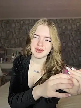 Snapshot of KayShaw chatting on 13, 5, 2026 KayShaw online show from 13, 5, 2026