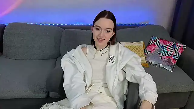 Snapshot of SunyLily chatting on 9, 5, 2026 SunyLily online show from 9, 5, 2026