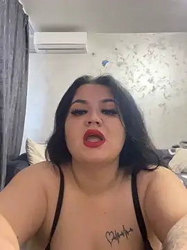 julietalovee online show from 9, 4, 2026