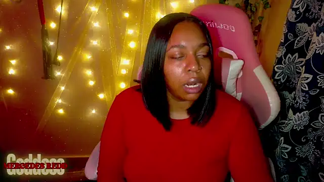 Snapshot of Goddess_MercedesRedd chatting on 27, 6, 2026 Goddess MercedesRedd online show from 27, 6, 2026
