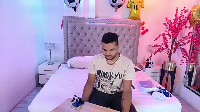 Snapshot of TarlyWho chatting on 17, 7, 2026 TarlyWho online show from 17, 7, 2026