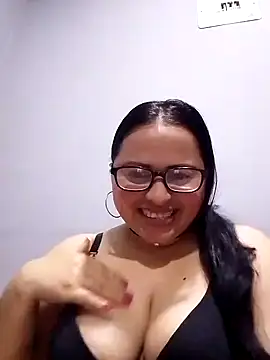 Snapshot of violetapeeveet chatting on 16, 3, 2026 violetapeeveet online show from 16, 3, 2026