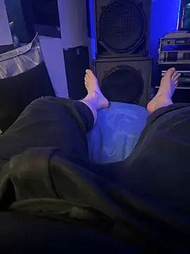 Snapshot of MatthewEmme2121 chatting on 4, 3, 2026 MatthewEmme2121 online show from 4, 3, 2026