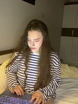 KristieKitty online show from 19, 4, 2026