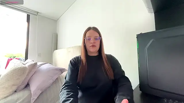 Sarahhh 0 online show from 15, 3, 2026