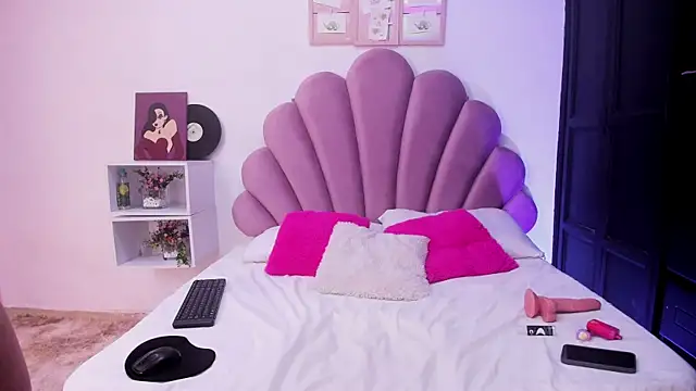 RosieCharm online show from 6, 4, 2026