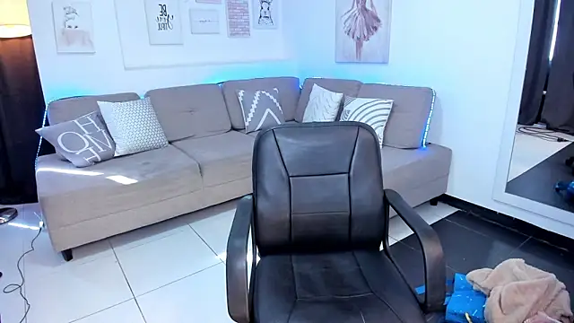 Dana sophiia online show from 10, 4, 2026