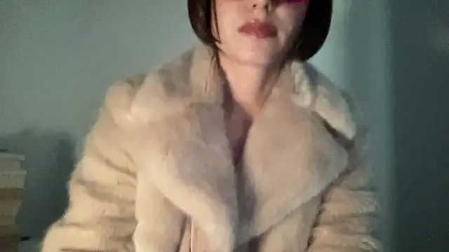 Snapshot of SlowVenomXX chatting on 8, 3, 2026 SlowVenomXX online show from 8, 3, 2026