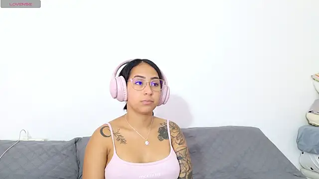 Snapshot of vanessaadol chatting on 1, 7, 2026 vanessaadol online show from 1, 7, 2026