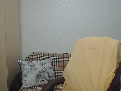 BlondEagleMuscle online show from 28, 5, 2026