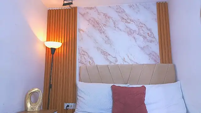 j belle  online show from 27, 4, 2026