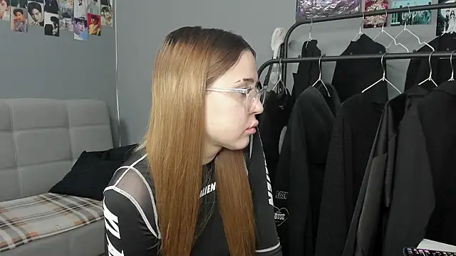 Snapshot of VanessaRosewood chatting on 29, 3, 2026 VanessaRosewood online show from 29, 3, 2026