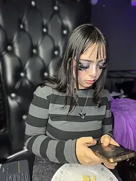 HoneyDemoni online show from 31, 7, 2026