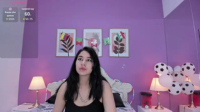 Snapshot of YayaQueen chatting on 8, 7, 2026 YayaQueen online show from 8, 7, 2026