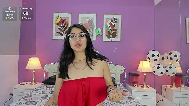 Snapshot of YayaQueen chatting on 13, 7, 2026 YayaQueen online show from 13, 7, 2026