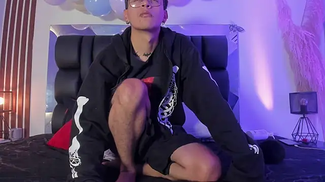 dalhia and hades online show from 6, 4, 2026