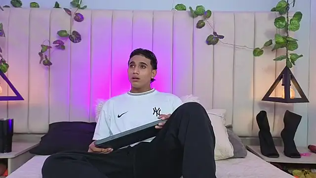 Morgan Bladee online show from 5, 4, 2026