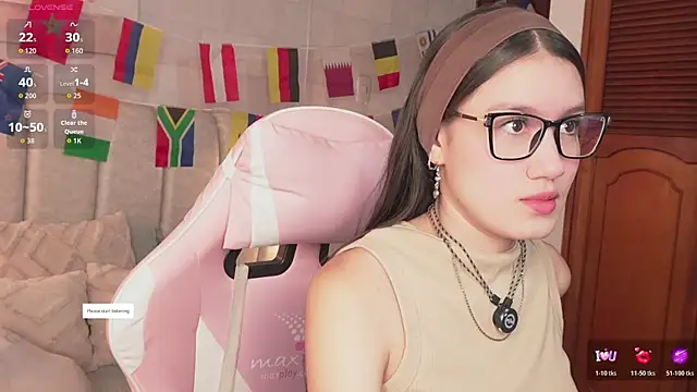 Snapshot of Alanna-Rosse chatting on 7, 7, 2026 Alanna-Rosse online show from 7, 7, 2026