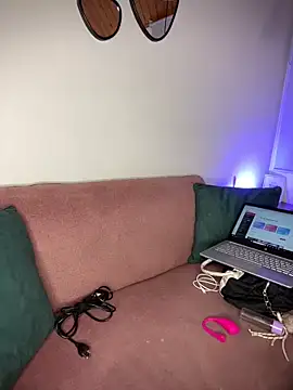 chanell pinkk online show from 21, 4, 2026