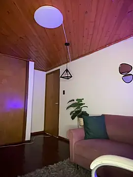 chanell pinkk online show from 27, 4, 2026