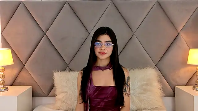 OliviaDiaz online show from 28, 4, 2026