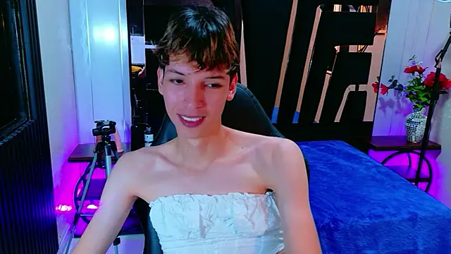 Stefany PiInk online show from 8, 4, 2026