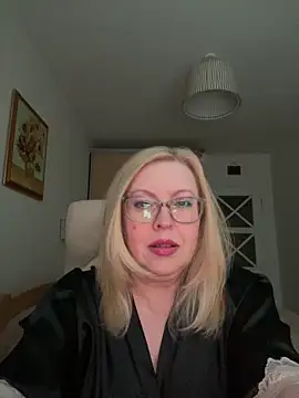 JanieLight53 online show from 15, 4, 2026
