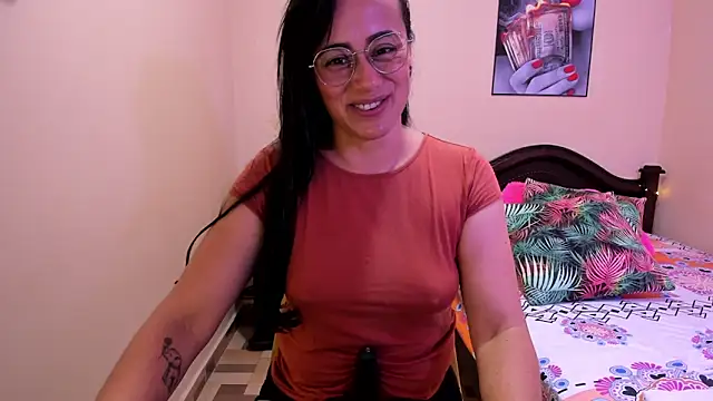 Snapshot of sara_florez12 chatting on 11, 5, 2026 sara florez12 online show from 11, 5, 2026