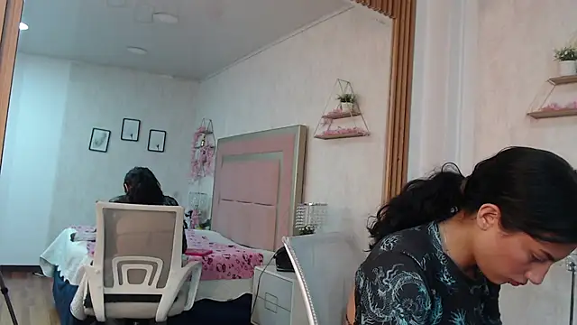 Snapshot of Madii_ chatting on 8, 5, 2026 Madii online show from 8, 5, 2026