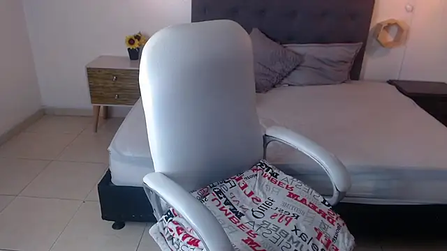 Snapshot of Elenna__ chatting on 28, 7, 2026 Elenna online show from 28, 7, 2026