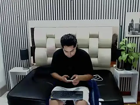 Snapshot of Alex_Wolft chatting on 4, 5, 2026 Alex Wolft online show from 4, 5, 2026