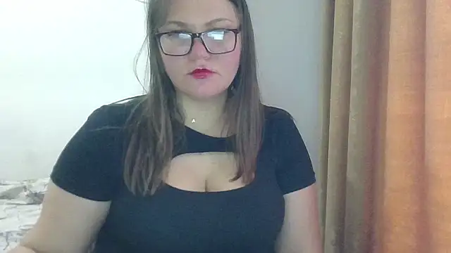 Snapshot of MuseChic_Wild chatting on 4, 4, 2026 MuseChic Wild online show from 4, 4, 2026