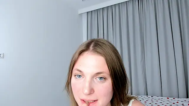 Snapshot of ErinnPieloch chatting on 14, 3, 2026 ErinnPieloch online show from 14, 3, 2026