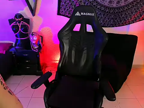 Snapshot of OnixWitch777 chatting on 8, 4, 2026 OnixWitch777 online show from 8, 4, 2026