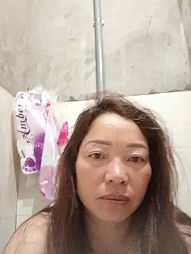 Snapshot of Yellow-pink chatting on 9, 5, 2026 Yellow-pink online show from 9, 5, 2026