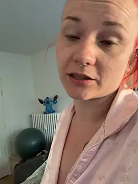 Snapshot of Fiebie_licious_ chatting on 30, 4, 2026 Fiebie licious online show from 30, 4, 2026