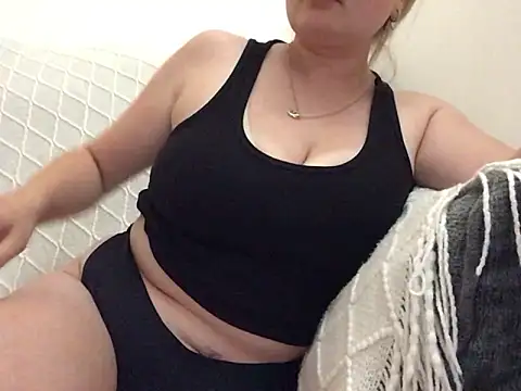 Snapshot of beckybooxxx chatting on 5, 6, 2026 beckybooxxx online show from 5, 6, 2026