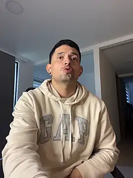 TroyeSavage online show from 4, 4, 2026