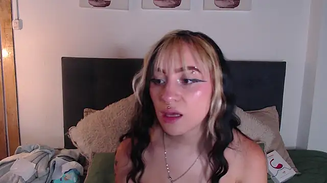 melodygirl2   online show from 24, 4, 2026