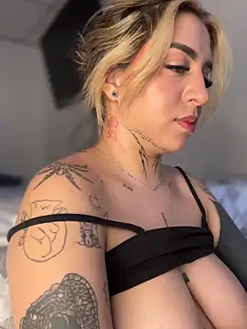 CarolQueen1  online show from 18, 4, 2026