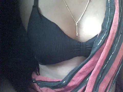 Couplehot00 online show from 11, 6, 2026