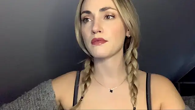 ScarlettSensitive online show from 20, 4, 2026