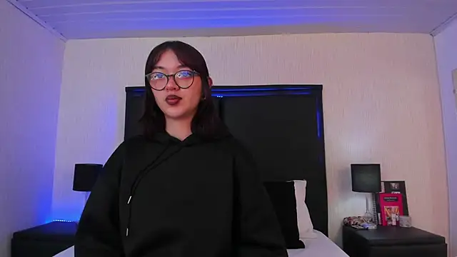 LilithBluum online show from 24, 3, 2026