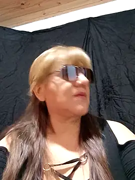 luanacurvy online show from 22, 4, 2026