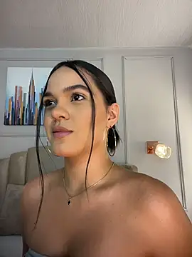Snapshot of Bella-Ferrer chatting on 28, 4, 2026 Bella-Ferrer online show from 28, 4, 2026
