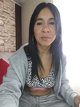 Snapshot of Camillemonroe_ chatting on 27, 5, 2026 Camillemonroe online show from 27, 5, 2026