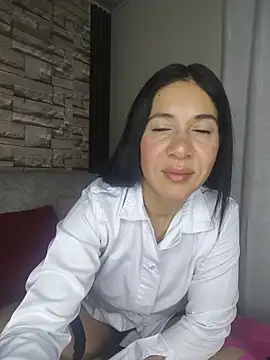Snapshot of Camillemonroe_ chatting on 7, 6, 2026 Camillemonroe online show from 7, 6, 2026