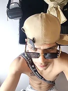 Snapshot of ethanchamo chatting on 17, 3, 2026 ethanchamo online show from 17, 3, 2026