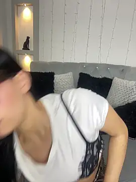 Snapshot of Queen_Chanel_XXX chatting on 8, 6, 2026 Queen Chanel XXX online show from 8, 6, 2026