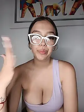 Snapshot of Kitty_Loveee chatting on 28, 6, 2026 Kitty Loveee online show from 28, 6, 2026
